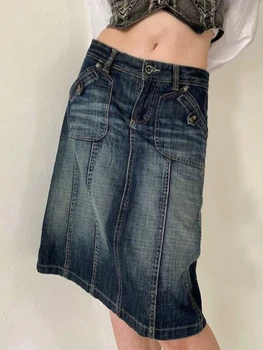 חריף בנות עלייה נמוכה קו אמצע אורך החצאית Y2k בציר מטען כיס וינטג ' ינס חצאית Harajuku 2023 בסגנון רטרו נשים מתלבשות.