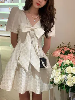 2023 קיץ מתוק לבן Bowknot שמלת מיני של נשים V-צוואר הבציר פאף שרוול Kawaii חצאית אלגנטית פיות קוריאה חתיכה אחת שמלה